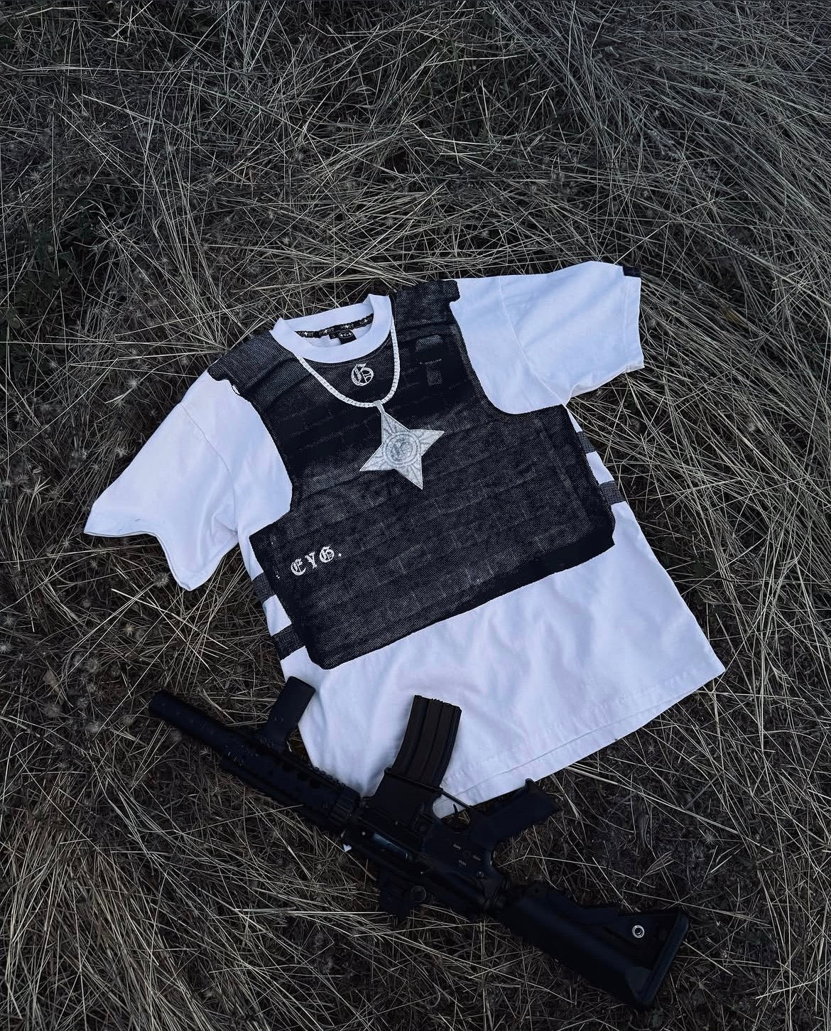 "GRAMS VEST TEE"